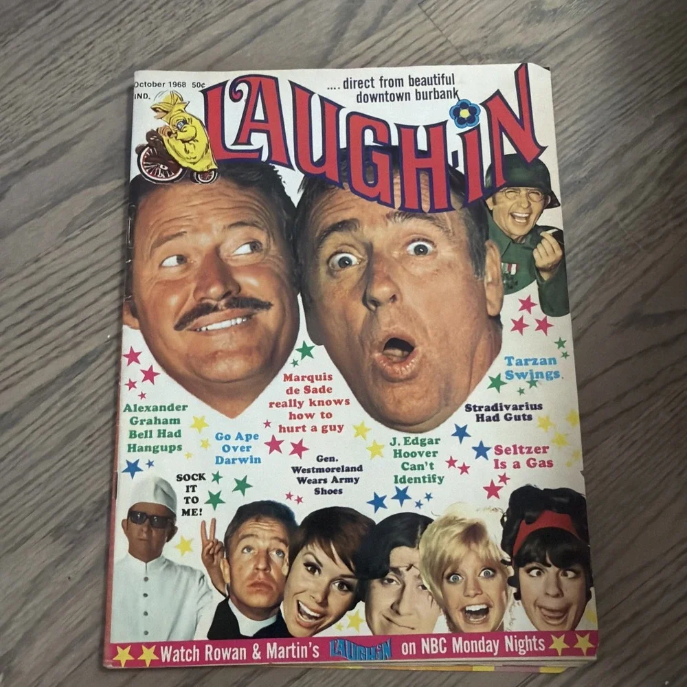 Rowan & Martin's LAUGH-IN Vtg TV humor magazine #1 (1968) Goldie‎ Hawn Oct 1968